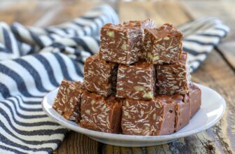 No-Bake Chocolate Peanut Butter Bars
