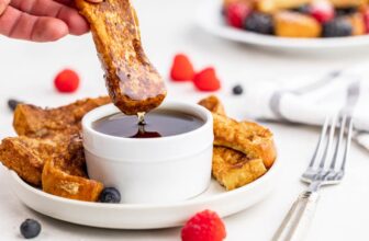 French Toast Sticks – thestayathomechef.com