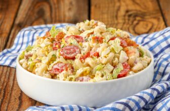 Jalapeno BLT Pasta Salad – Barefeet within the Kitchen