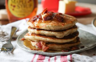 Maple Bacon Pancakes – Cookies and Cups