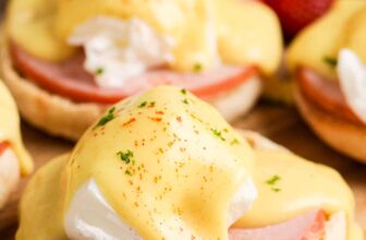 Eggs Benedict (with simple hollandaise)