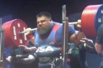 World-Report Setting Powerlifter Jesus Olivares Shares 4 Approach Tricks to Squat Extra Weight