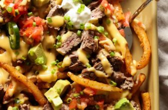 Carne Asada Fries – Cookies and Cups