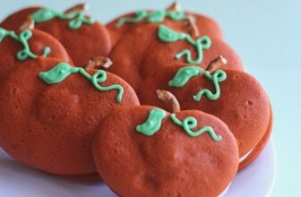Pumpkin Whoopie Pies | Cookies and Cups